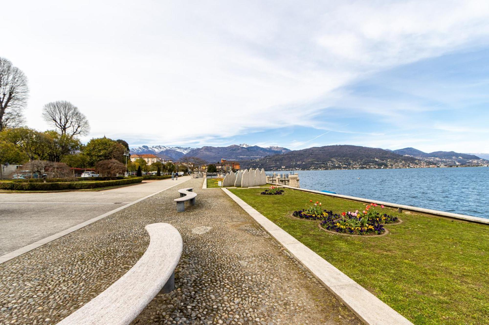 Golden Lake - Luxury Apartment ☆☆☆☆☆ - 100M From The Lake バヴェーノ エクステリア 写真